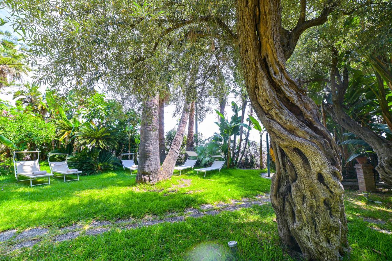 Hotel Baia Delle Sirene Taormina Bagian luar foto