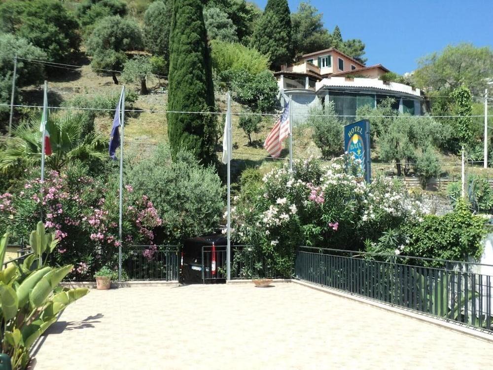 Hotel Baia Delle Sirene Taormina Bagian luar foto