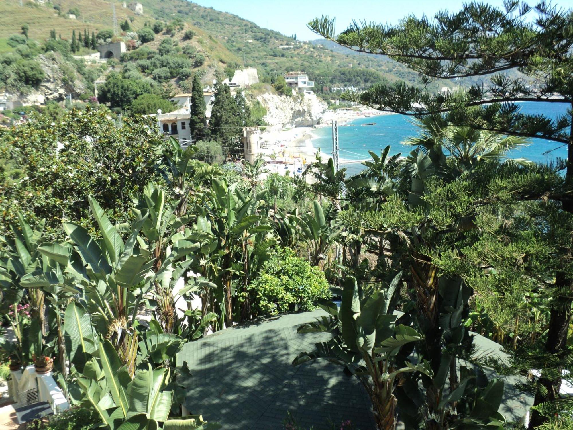 Hotel Baia Delle Sirene Taormina Bagian luar foto