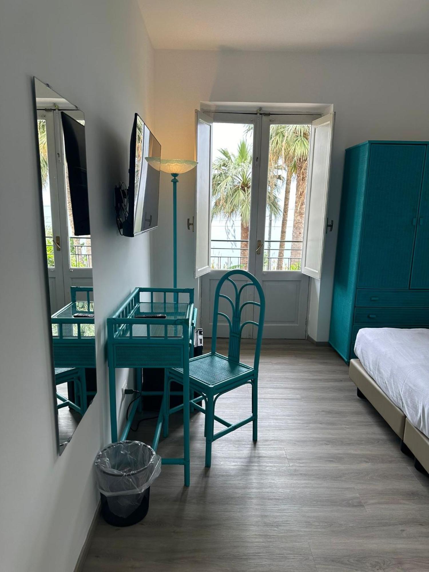 Hotel Baia Delle Sirene Taormina Bagian luar foto