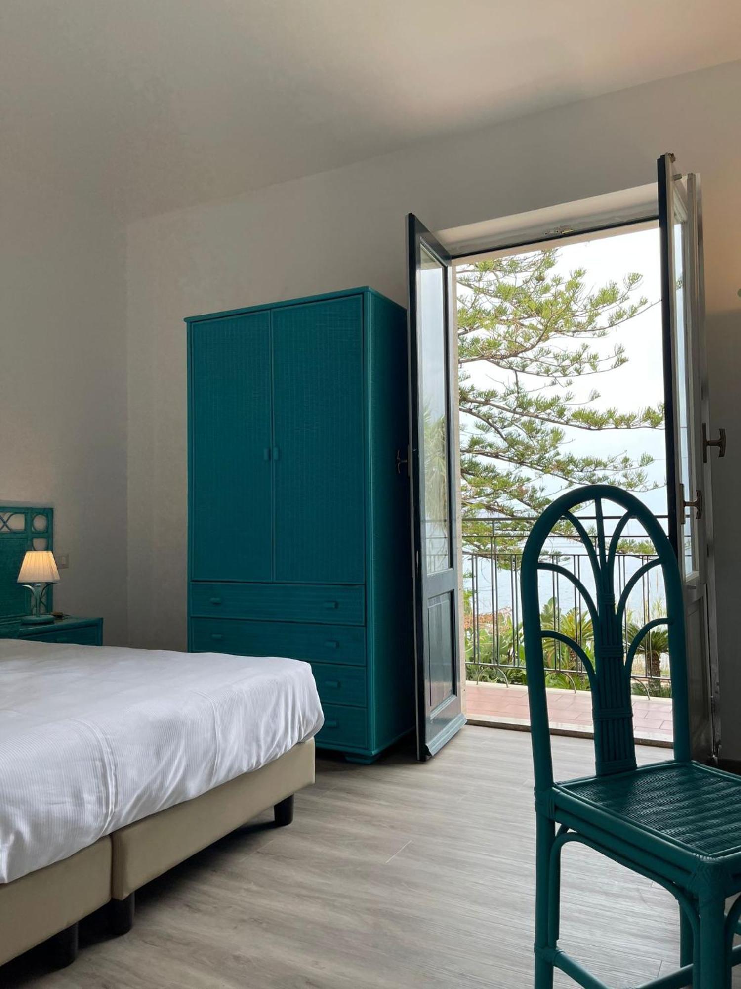 Hotel Baia Delle Sirene Taormina Bagian luar foto