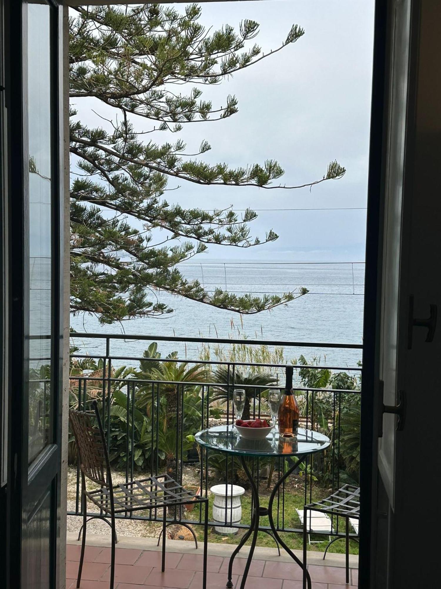 Hotel Baia Delle Sirene Taormina Bagian luar foto