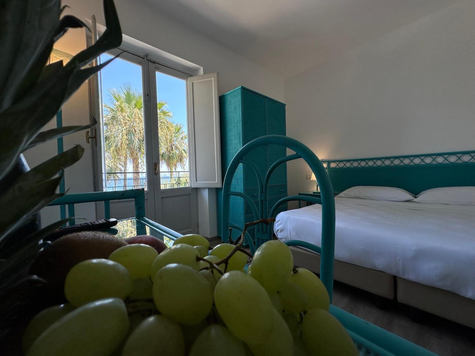 Hotel Baia Delle Sirene Taormina Bagian luar foto