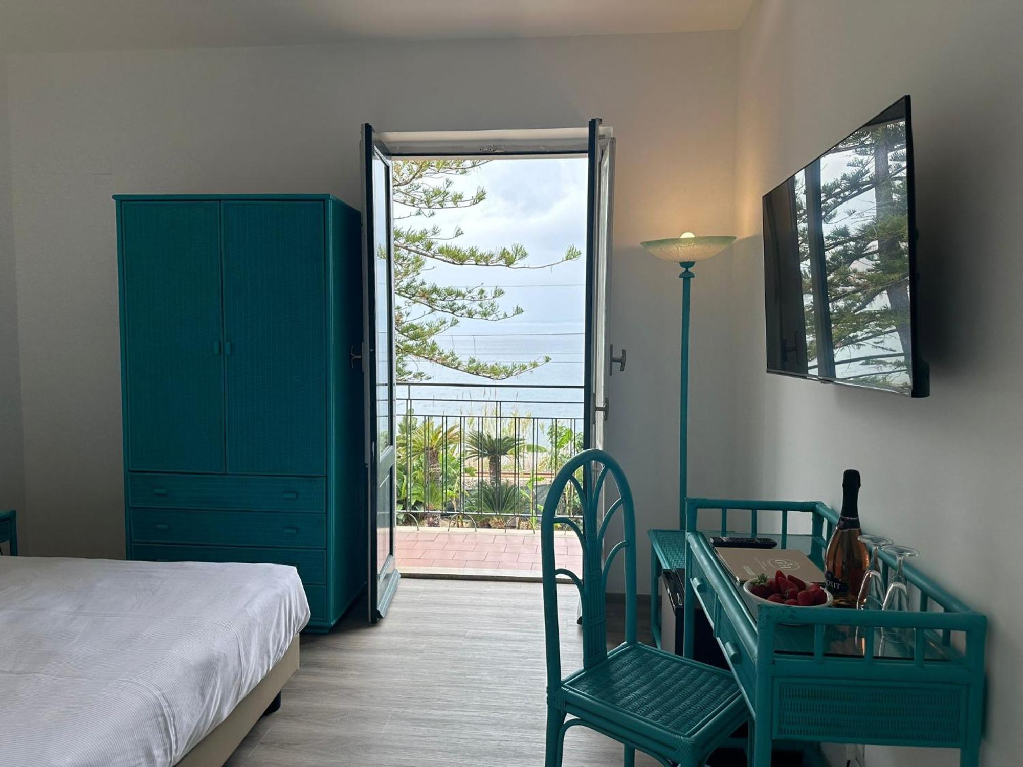 Hotel Baia Delle Sirene Taormina Bagian luar foto