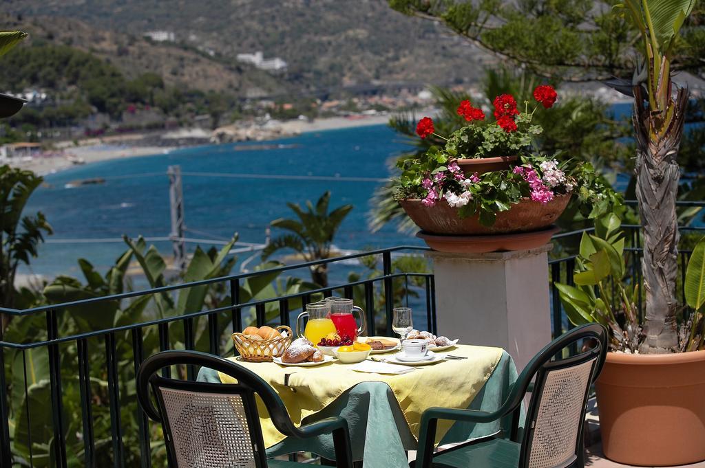 Hotel Baia Delle Sirene Taormina Bagian luar foto